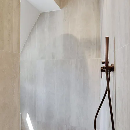 Modern - 2p - Ac - Madeleine-saint-lazare *